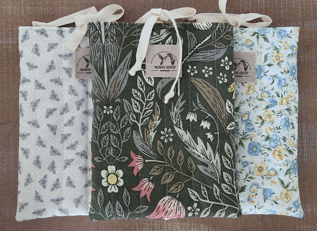Cream Bee Quilted E-Reader Sleeve Bag